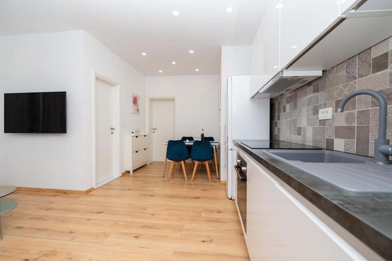 Apartmani Sani Makarska Exterior foto